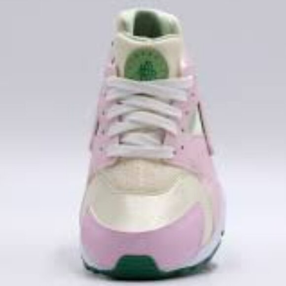 Nike Huarache Run SE (GS) "Strawberry Shortcake". Brand new. Womens Size: 8. - Picture 6 of 8